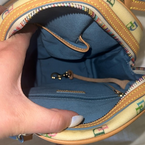 Discontinued Dooney And Bourke Circle It Bag - Picture 5 of 15